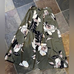 ANTHROPOLOGIE: wide leg, cropped, floral, high waisted, size small, pants